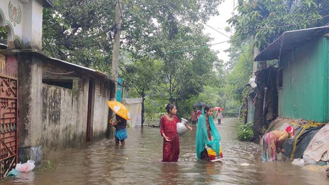 শনিবার থেকে বাড়বে বৃষ্টি, বাড়বে বন্যা