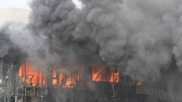 কেরানীগঞ্জে কেমিক্যাল কারখানায় আগুন, ৪ জনের মরদেহ উদ্ধার