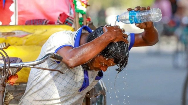 আগামী দুদিনও দেশের কয়েক বিভাগে তাপপ্রবাহের সম্ভাবনা