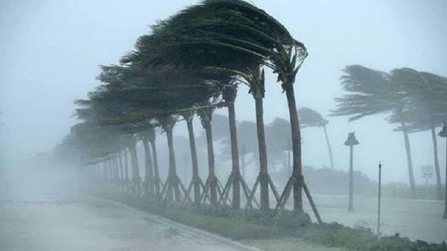 দুপুরের মধ্যে ৬০ কিমি বেগে ঝড়ের আশঙ্কা