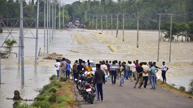 আসামে বন্যা পরিস্থিতির ব্যাপক অবনতি, মৃত বেড়ে ১৫