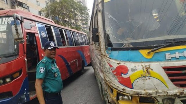 ফিটনেসবিহীন ৪৮৮টি যানবাহনের বিরুদ্ধে ব্যবস্থা গ্রহণ