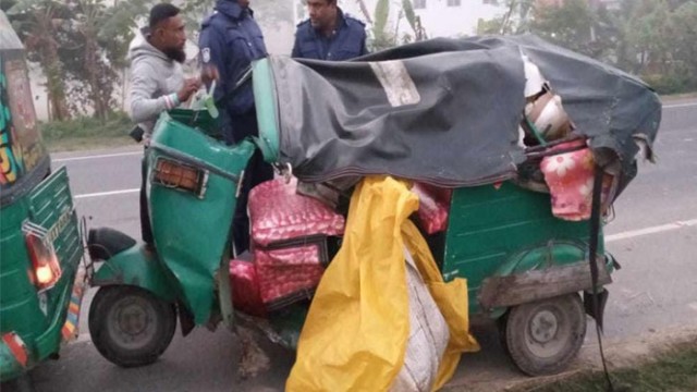 বগুড়ায় ট্রাকের ধাক্কায় অটোরিকশাচালক নিহত