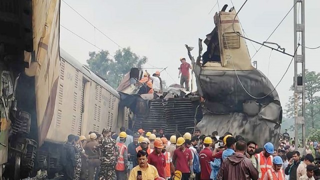 দার্জিলিংয়ে ট্রেনের সংঘর্ষে নিহত বেড়ে ৮