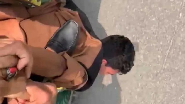 মারধরের পর পিঠে পাড়া দিয়ে শহর ঘোরানো হলো ছাত্রলীগ কর্মীকে