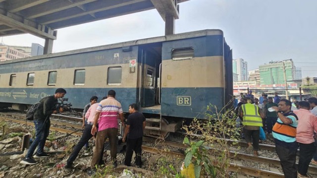 রাজধানীর তেজগাঁওয়ে ‘যমুনা এক্সপ্রেস’ ট্রেন লাইনচ্যুত