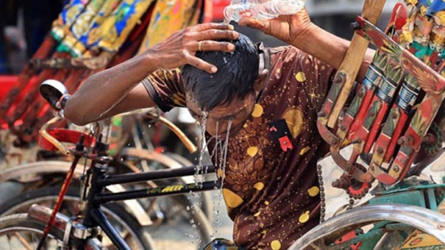 হিট স্ট্রোকে রাজধানীতে রিকশা চালকের মৃত্যু