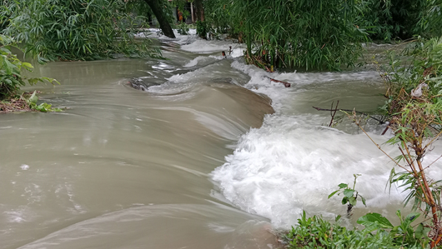 সিলেটে পানিবন্দি লাখো মানুষ