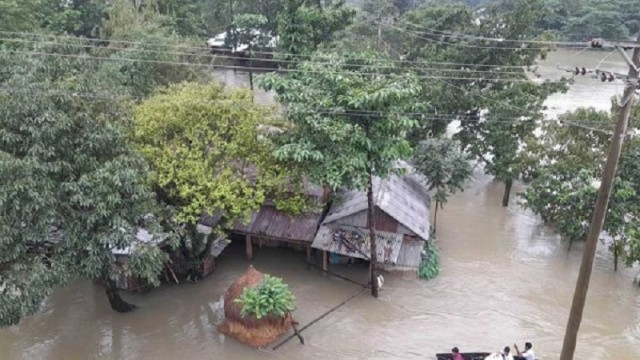 সিলেটে বন্যায় ভোগান্তিতে সোয়া ৮ লাখ মানুষ