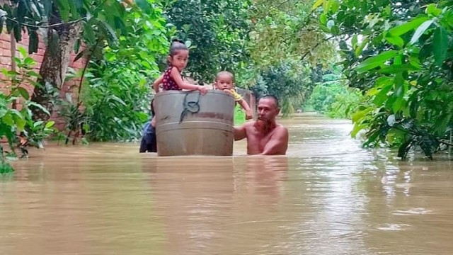 সারাদেশে বন্যায় ৪ জনের মৃত্যু